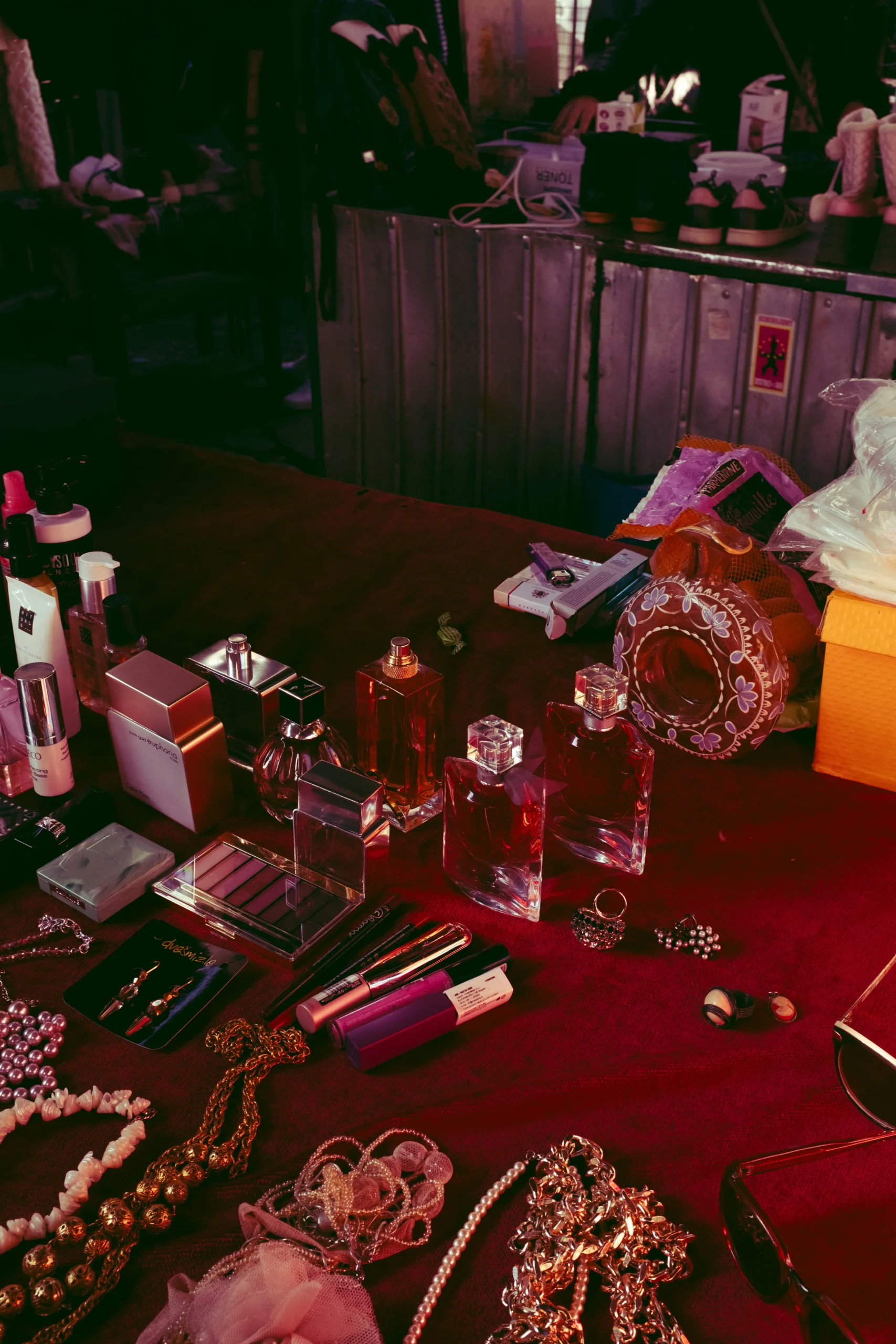 بيع السلع المستعملة عبر الإنترنت